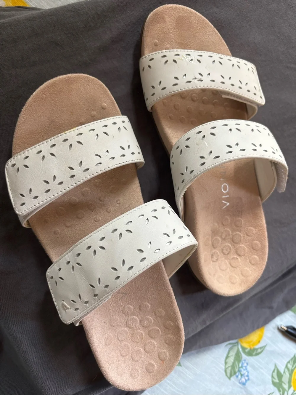 Vionic slide sandals